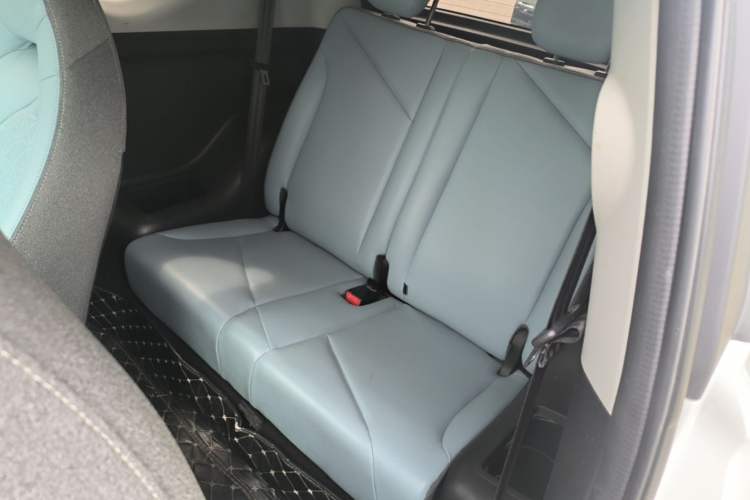 Used Chery QQ Little Ant 2022 Sweet Pink Edition Half-Sugar Version Lithium Iron Phosphate 30 kW 301 km Left Rear Seat