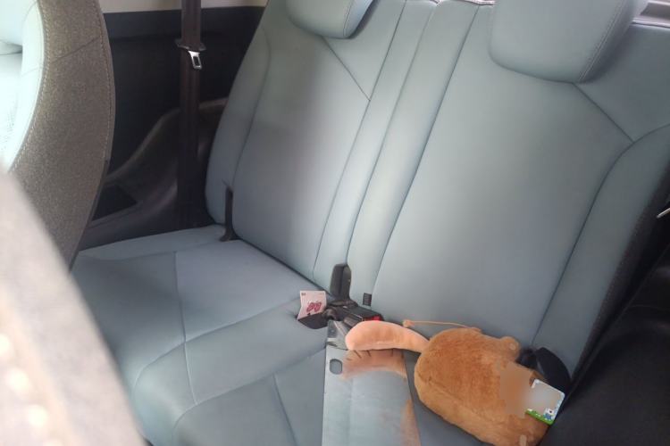 Used Chery QQ Little Ant 2022 Revised Version 2 Sweet Pink Edition Full-Sugar Version 30.6 kWh 30 kW 301 km Left Rear Seat