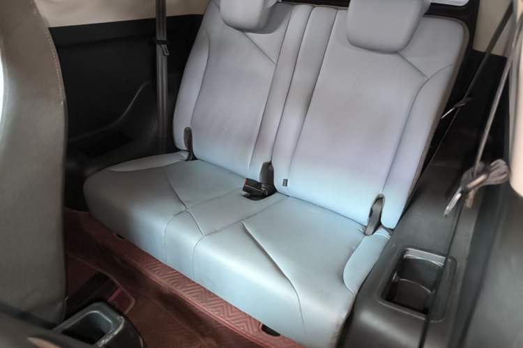 Used Chery QQ Little Ant 2022 Sweet Pink Edition Half-Sugar Version 3-Cell Lithium 30kW 301km Left Rear Seat