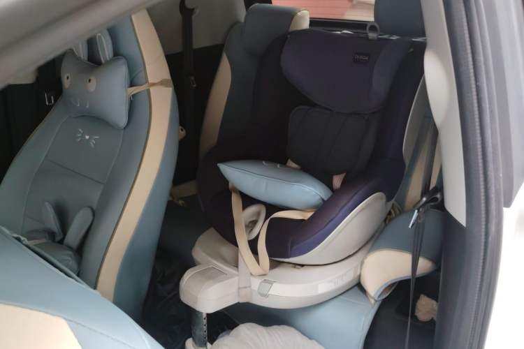 Used Chery QQ Little Ant 2022 Restyled Version Sweet Pink Edition Half-Sugar Version 30.6 kWh 30 kW 301 km Left Rear Seat