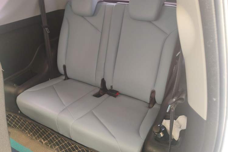 Used Chery QQ Little Ant 2022 Sweet Pink Edition Half-Sugar Version Lithium Iron Phosphate 30 kW 301 km Left Rear Seat