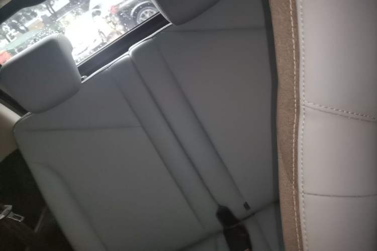 Used Chery QQ Little Ant 2022 Sweet Pink Edition Half-Sugar Version 3-Cell Lithium 30kW 408km Left Rear Seat
