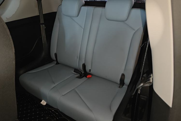 Used Chery QQ Little Ant 2022 Revised Version Sweet Pink Edition Half-Sugar Version Lithium Iron Phosphate 30.7 kWh 30 kW 301 km Left Rear Seat