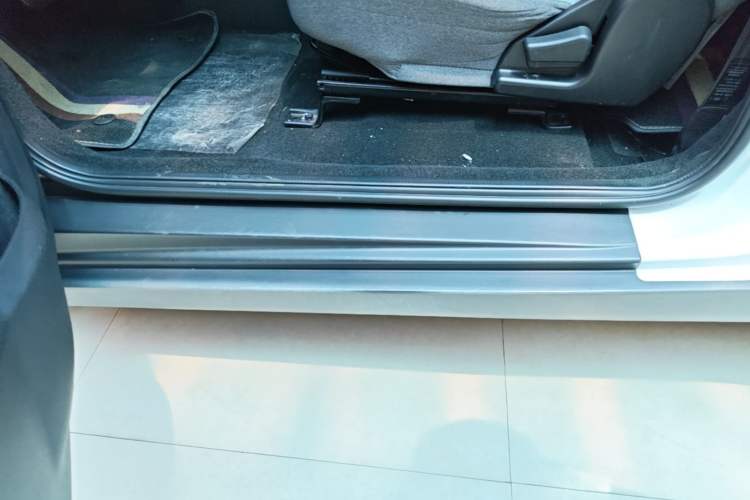 Used Chery QQ Little Ant 2022 Sweet Pink Edition Half-Sugar Version Lithium Iron Phosphate 29.2 kWh 30 kW 301 km Left Side Sill