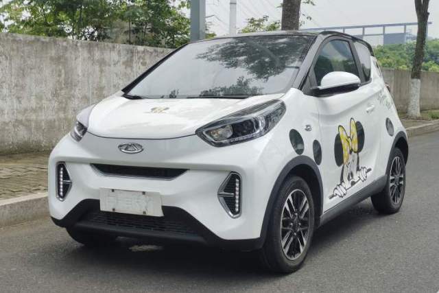 Used Chery QQ Little Ant 2022 Restyled Version Sweet Pink Edition Half-Sugar Version 30.6 kWh 30 kW 301 km