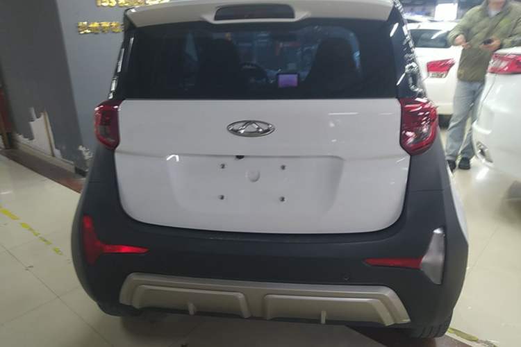 Used Chery QQ Little Ant 2022 Restyled Version Sweet Pink Edition Low-Sugar Version Lithium Iron Phosphate Battery 30.7 kWh 30 kW 301 km Rear