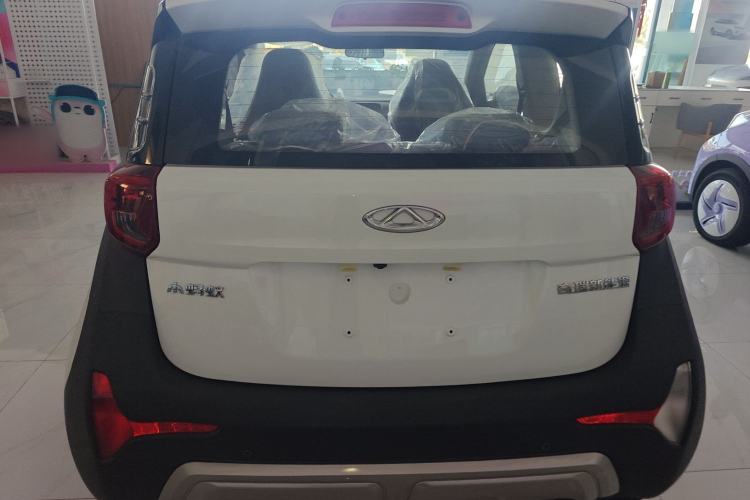 Used Chery QQ Little Ant 2022 Restyled Version Sweet Pink Edition Half-Sugar Version 30.6 kWh 30 kW 301 km Rear