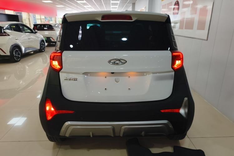 Used Chery QQ Little Ant 2022 Restyled Version Sweet Pink Edition Half-Sugar Version 28.8 kWh 30 kW 301 km Rear