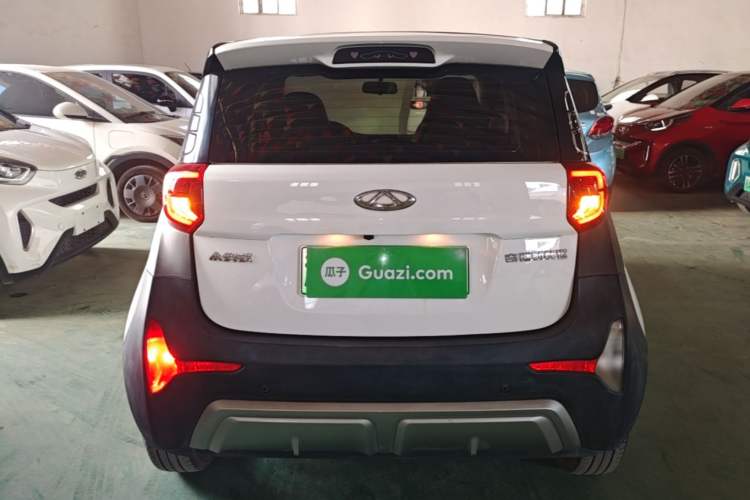 Used Chery QQ Little Ant 2022 Revised Version Sweet Pink Edition Half-Sugar Version Lithium Iron Phosphate 30.7 kWh 30 kW 301 km Rear