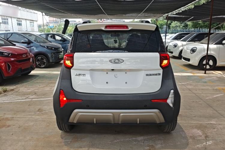 Used Chery QQ Little Ant 2022 Updated Version Sweet Pink Edition Full-Sugar Version 30.6 kWh 30 kW 301 km Rear