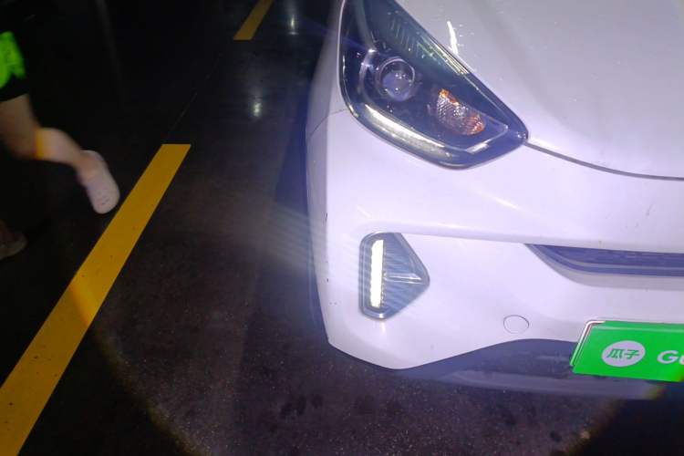 Used Chery QQ Little Ant 2022 Revised Version Sweet Pink Edition Half-Sugar Version Lithium Iron Phosphate 30.7 kWh 30 kW 301 km Right Front Headlight