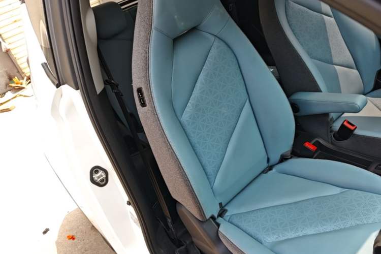 Used Chery QQ Little Ant 2022 Revised Version Sweet Pink Edition Half-Sugar Version Lithium Iron Phosphate 30.7 kWh 30 kW 301 km Right Front Seat