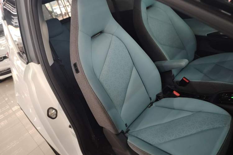 Used Chery QQ Little Ant 2022 Sweet Pink Edition Half-Sugar Version Lithium Iron Phosphate 29.2 kWh 30 kW 301 km Right Front Seat