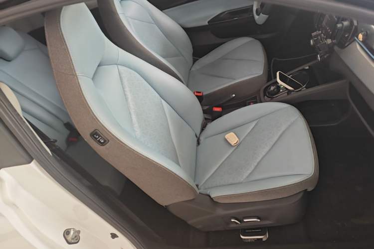 Used Chery QQ Little Ant 2022 Sweet Pink Edition Low-Sugar Version Lithium Iron Phosphate 30 kW 301 km Right Front Seat
