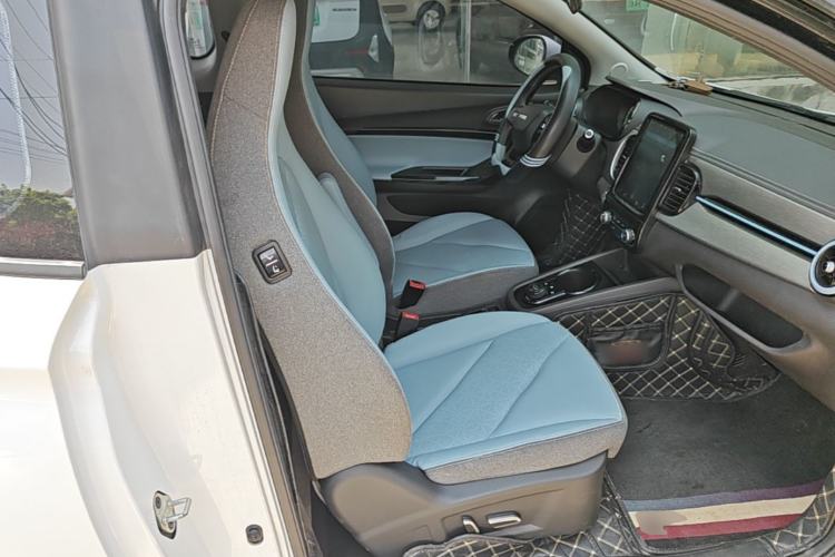 Used Chery QQ Little Ant 2022 Sweet Pink Edition Half-Sugar Version 3-Cell Lithium 30kW 301km Right Front Seat