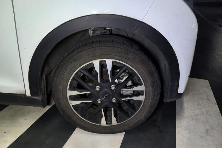 Used Chery QQ Little Ant 2022 Revised Version Sweet Pink Edition Half-Sugar Version Lithium Iron Phosphate 30.7 kWh 30 kW 301 km Right Front Wheel Hub