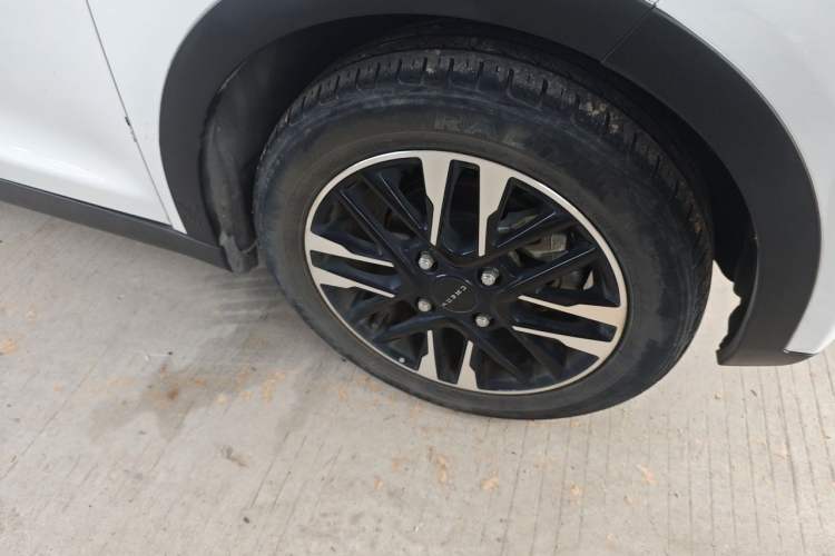Used Chery QQ Little Ant 2022 Sweet Pink Edition Half-Sugar Version Lithium Iron Phosphate 30 kW 301 km Right Front Wheel Hub