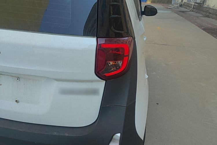 Used Chery QQ Little Ant 2022 Revised Version Sweet Pink Edition Half-Sugar Version Lithium Iron Phosphate 30.7 kWh 30 kW 301 km Right Rear Taillight