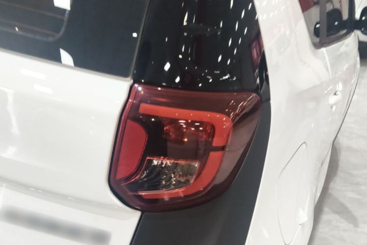 Used Chery QQ Little Ant 2022 Sweet Pink Edition Full-Sugar Version Lithium Iron Phosphate 30 kW 301 km Right Rear Taillight