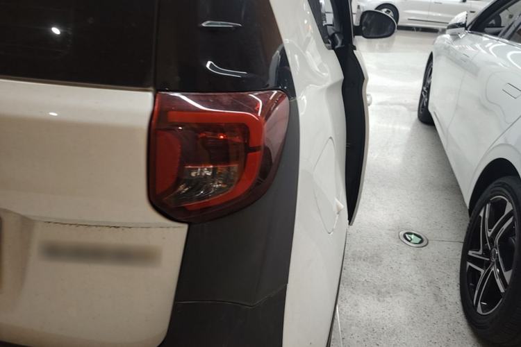 Used Chery QQ Little Ant 2022 Revised Version Sweet Pink Edition Half-Sugar Version Lithium Iron Phosphate 30.7 kWh 30 kW 301 km Right Rear Taillight