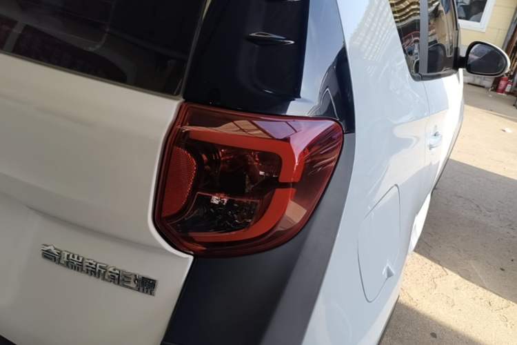 Used Chery QQ Little Ant 2022 Sweet Pink Edition Full-Sugar Version Lithium Iron Phosphate 30 kW 301 km Right Rear Taillight