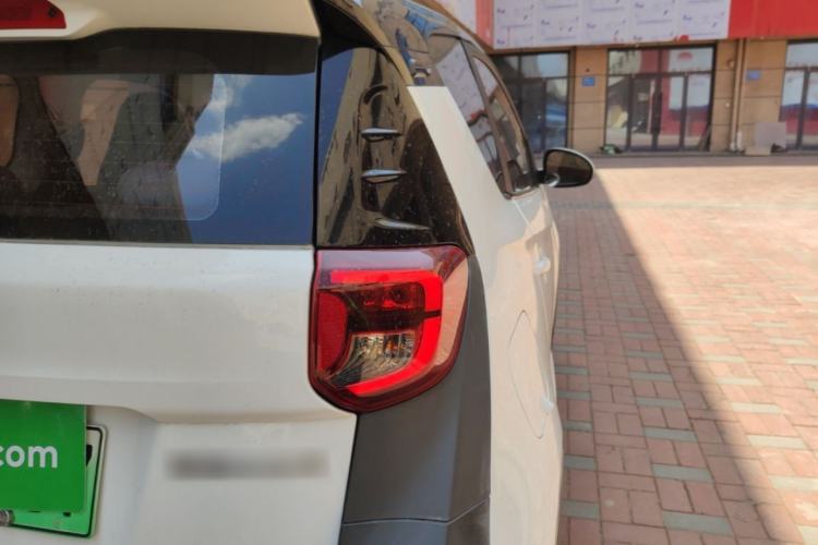 Used Chery QQ Little Ant 2022 Sweet Pink Edition Half-Sugar Version Lithium Iron Phosphate 30 kW 301 km Right Rear Taillight