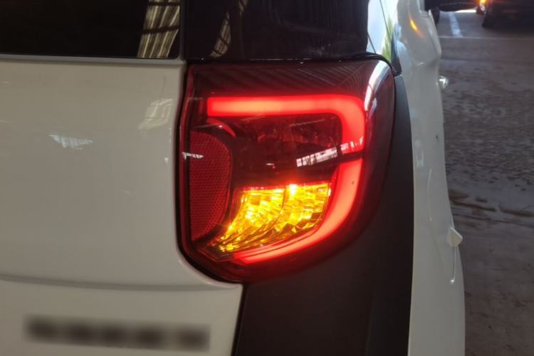 Used Chery QQ Little Ant 2022 Sweet Pink Edition Half-Sugar Version Lithium Iron Phosphate 30 kW 301 km Right Rear Taillight