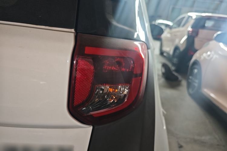 Used Chery QQ Little Ant 2022 Sweet Pink Edition Half-Sugar Version Lithium Iron Phosphate 30 kW 301 km Right Rear Taillight