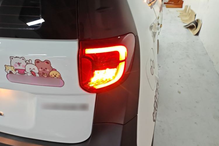 Used Chery QQ Little Ant 2022 Sweet Pink Edition Half-Sugar Version Lithium Iron Phosphate 30 kW 301 km Right Rear Taillight
