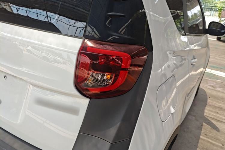Used Chery QQ Little Ant 2022 Updated Version Sweet Pink Edition Full-Sugar Version 30.6 kWh 30 kW 301 km Right Rear Taillight