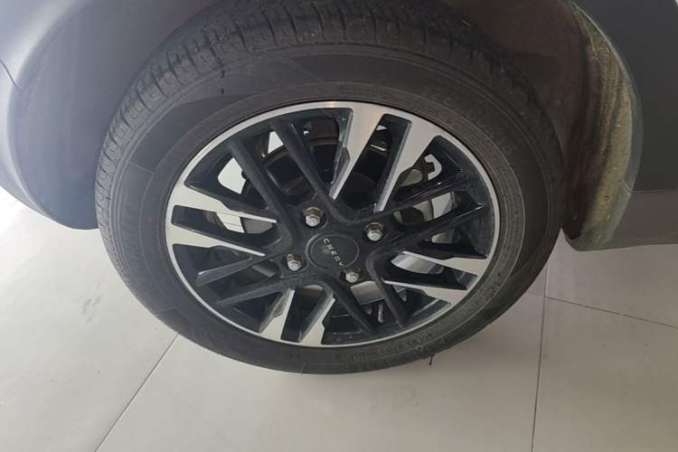 Used Chery QQ Little Ant 2022 Sweet Pink Edition Half-Sugar Version Lithium Iron Phosphate 30 kW 301 km Right Rear Wheel Hub