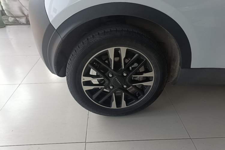 Used Chery QQ Little Ant 2022 Sweet Pink Edition Half-Sugar Version 3-Cell Lithium 30kW 301km Right Rear Wheel Hub