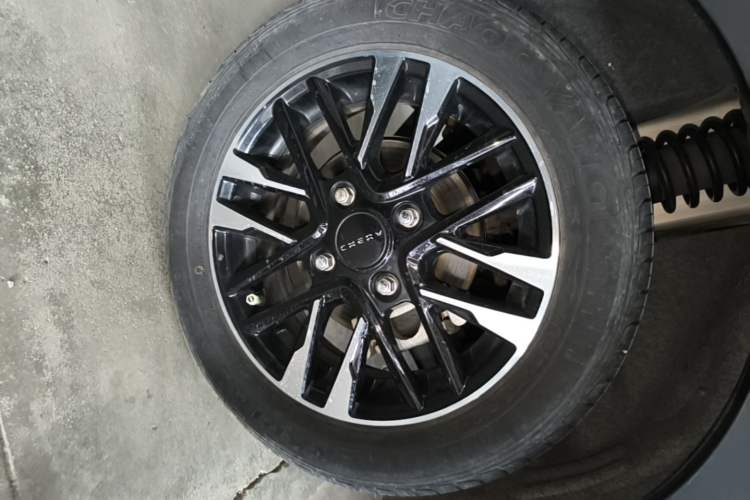 Used Chery QQ Little Ant 2022 Sweet Pink Edition Half-Sugar Version 3-Cell Lithium 30kW 301km Right Rear Wheel Hub