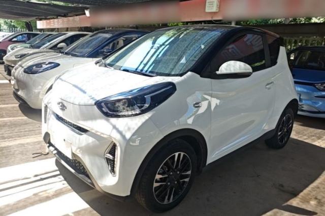 Używany Chery QQ Little Ant 2022 Restyled Version Sweet Pink Edition Half-Sugar Version 30.6 kWh 30 kW 301 km