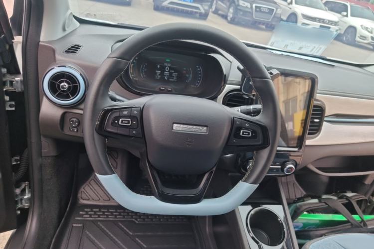 Used Chery QQ Little Ant 2022 Revised Version Sweet Pink Edition Half-Sugar Version Lithium Iron Phosphate 30.7 kWh 30 kW 301 km Steering Wheel