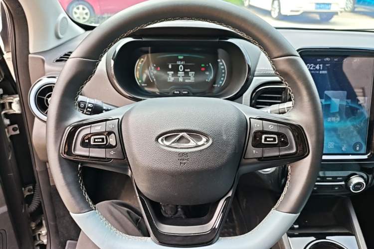 Used Chery QQ Little Ant 2022 Revised Version Sweet Pink Edition Half-Sugar Version Lithium Iron Phosphate 30.7 kWh 30 kW 301 km Steering Wheel