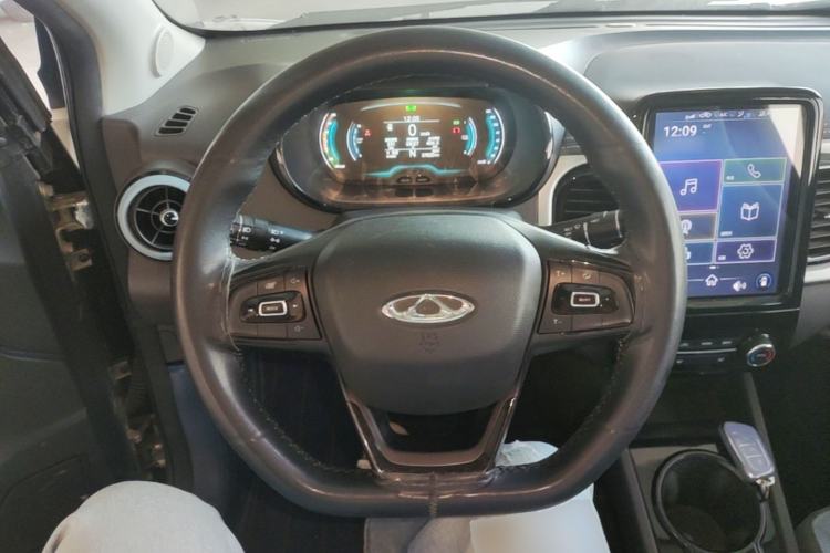 Used Chery QQ Little Ant 2022 Restyled Version Sweet Pink Edition Half-Sugar Version 28.8 kWh 30 kW 301 km Steering Wheel