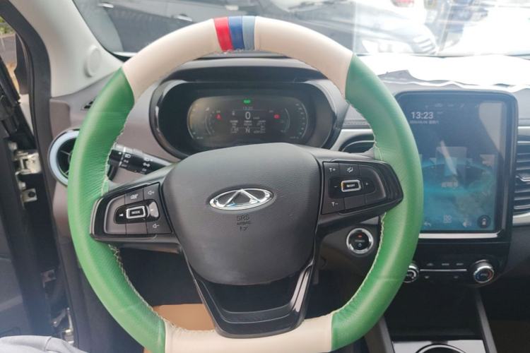 Used Chery QQ Little Ant 2022 Restyled Version Sweet Pink Edition Half-Sugar Version 28.8 kWh 30 kW 301 km Steering Wheel