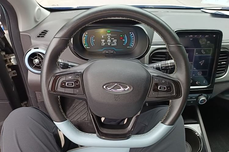 Used Chery QQ Little Ant 2022 Revised Version 2 Sweet Pink Edition Full-Sugar Version Lithium Iron Phosphate 30.7 kWh 30 kW 301 km Steering Wheel