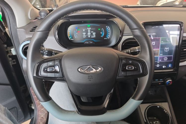 Used Chery QQ Little Ant 2022 Revised Version Sweet Pink Edition Half-Sugar Version Lithium Iron Phosphate 30.7 kWh 30 kW 301 km Steering Wheel