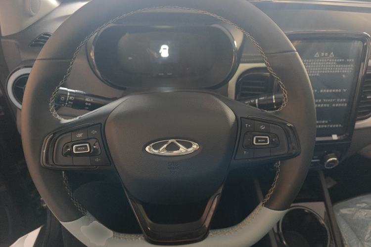 Used Chery QQ Little Ant 2022 Restyled Version Sweet Pink Edition Half-Sugar Version 30.6 kWh 30 kW 301 km Steering Wheel