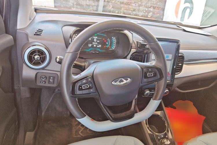 Used Chery QQ Little Ant 2022 Restyled Version Sweet Pink Edition Low-Sugar Version Lithium Iron Phosphate Battery 30.7 kWh 30 kW 301 km Steering Wheel