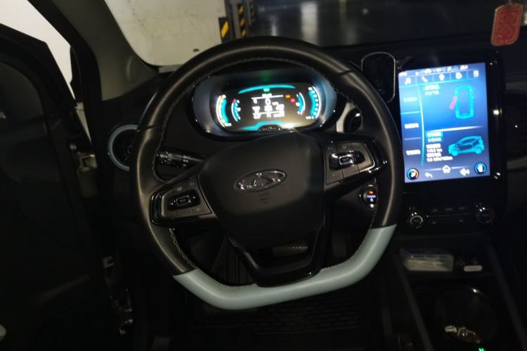 Used Chery QQ Little Ant 2022 Revised Version Sweet Pink Edition Half-Sugar Version Lithium Iron Phosphate 30.7 kWh 30 kW 301 km Steering Wheel