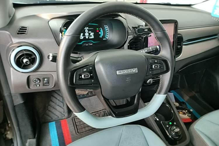 Used Chery QQ Little Ant 2022 Sweet Pink Edition Full-Sugar Version Lithium Iron Phosphate 30 kW 301 km Steering Wheel