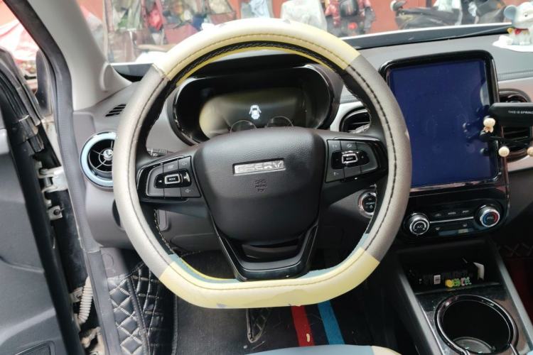 Used Chery QQ Little Ant 2022 Restyled Version Sweet Pink Edition Half-Sugar Version 30.6 kWh 30 kW 301 km Steering Wheel