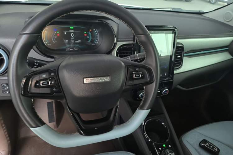 Used Chery QQ Little Ant 2022 Restyled Version Sweet Pink Edition Half-Sugar Version 30.6 kWh 30 kW 301 km Steering Wheel