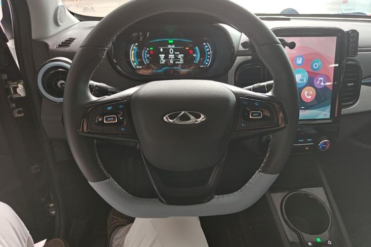 Used Chery QQ Little Ant 2022 Revised Version Sweet Pink Edition Low-Sugar Version 28.8 kWh 30 kW 301 km Steering Wheel