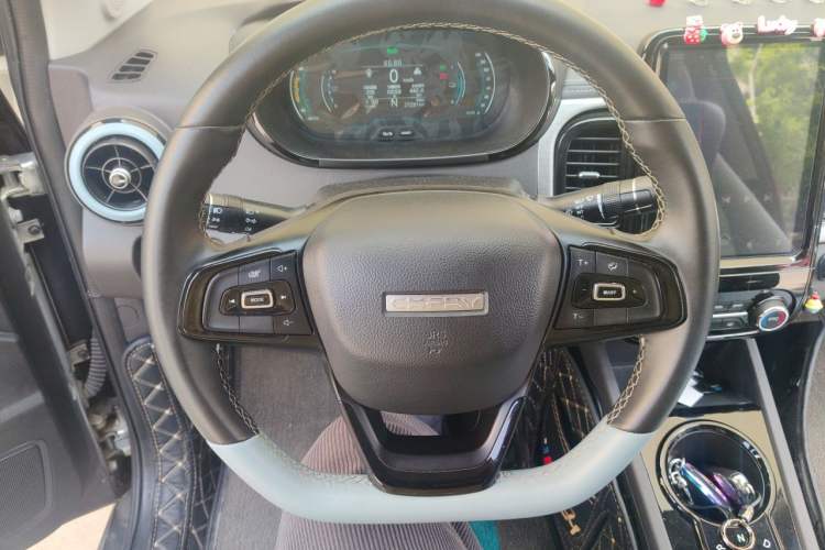 Used Chery QQ Little Ant 2022 Sweet Pink Edition Half-Sugar Version Lithium Iron Phosphate 30 kW 301 km Steering Wheel