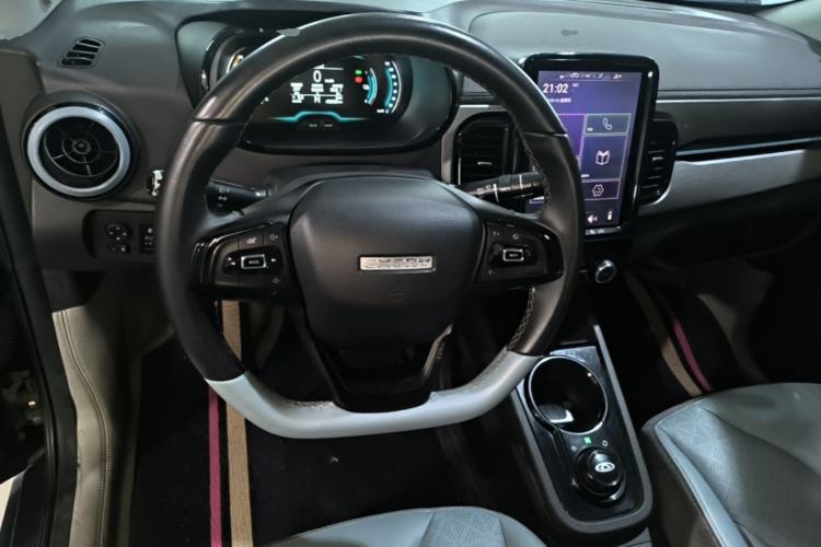 Used Chery QQ Little Ant 2022 Restyled Version Sweet Pink Edition Half-Sugar Version 30.6 kWh 30 kW 301 km Steering Wheel