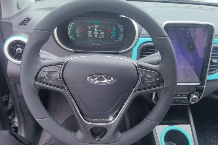 Used Chery QQ Little Ant 2022 Sweet Pink Edition Full-Sugar Version Lithium Iron Phosphate 30 kW 301 km Steering Wheel
